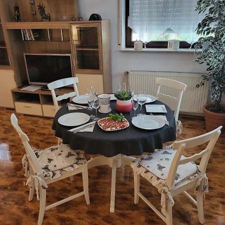 Ferienwohnung Fuer 4 Personen Mit Schnellem Wlan, Glasfaser, Tv Paket Beilstein  Exteriör bild