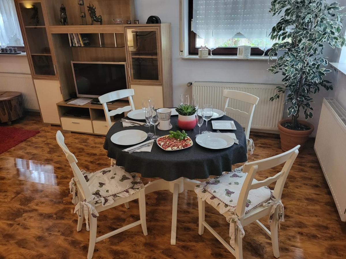 Ferienwohnung Fuer 4 Personen Mit Schnellem Wlan, Glasfaser, Tv Paket Beilstein  Exteriör bild